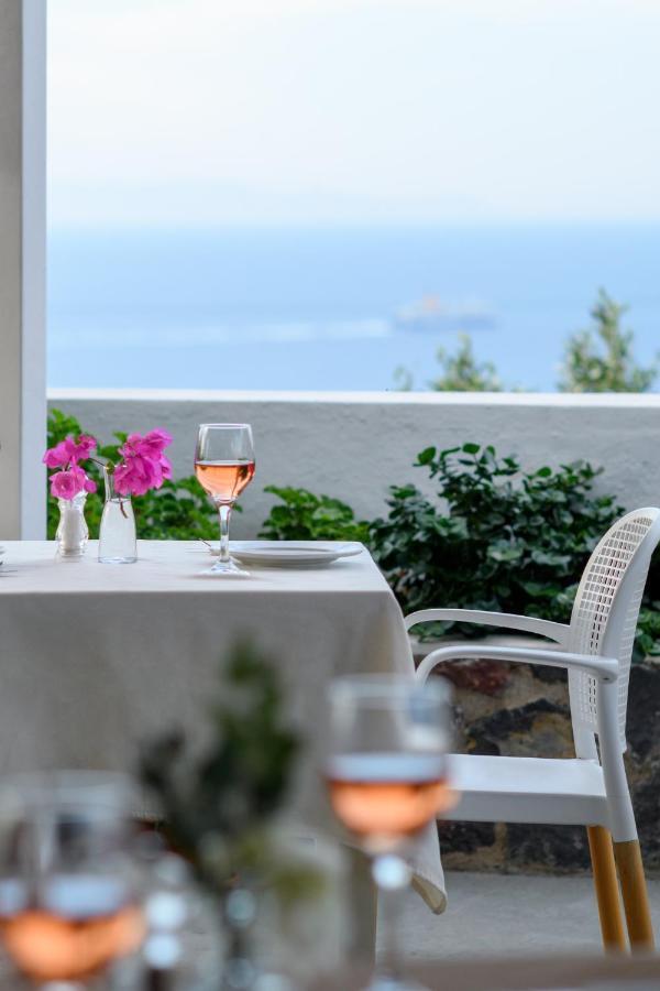 Anemomilos Oia  Bagian luar foto