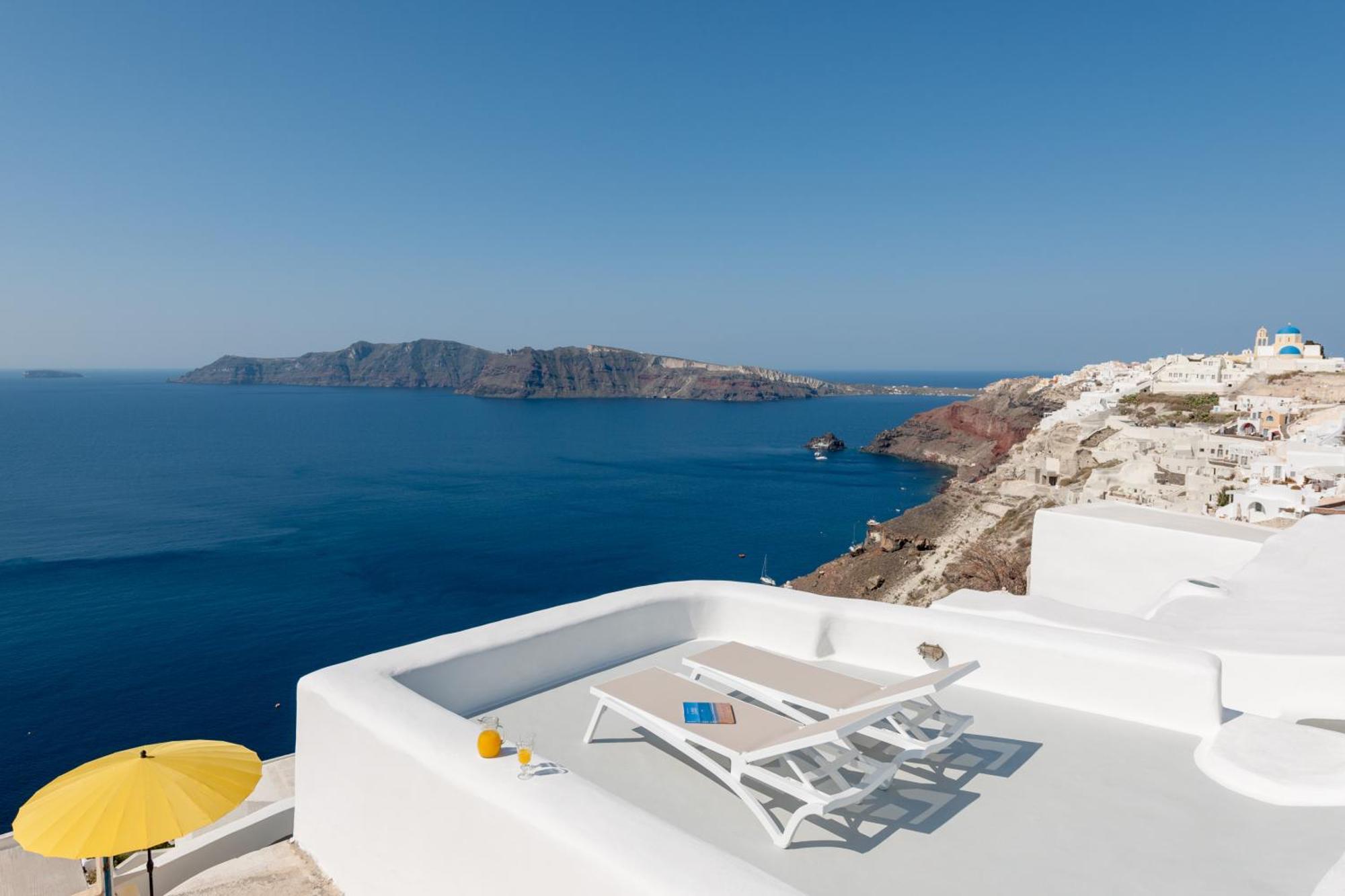 Anemomilos Oia  Bagian luar foto