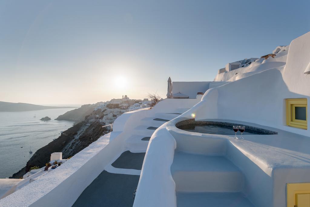 Anemomilos Oia  Bagian luar foto