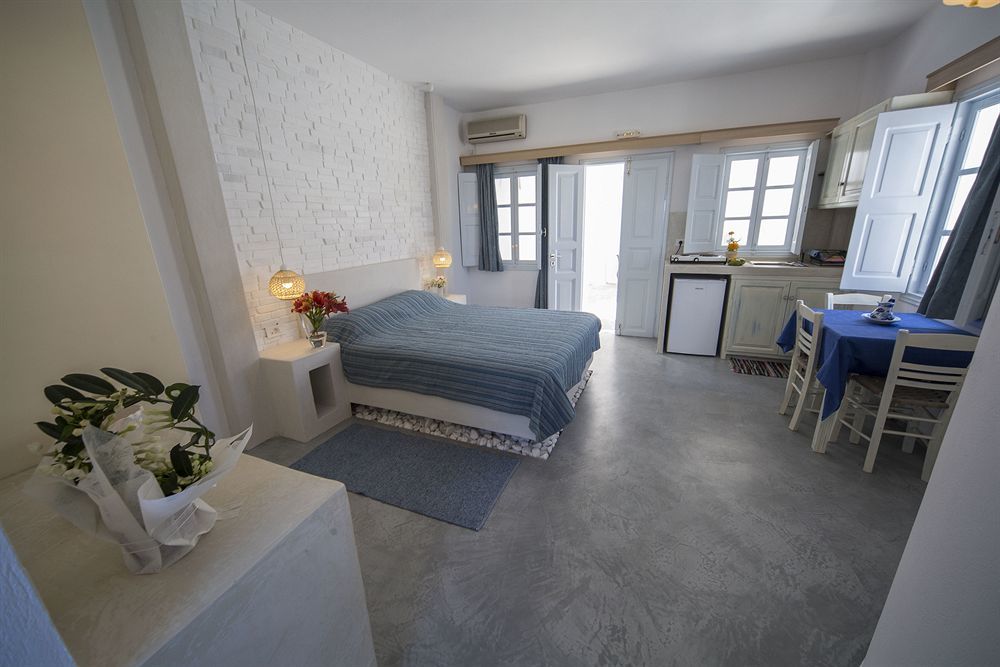 Anemomilos Oia  Bagian luar foto