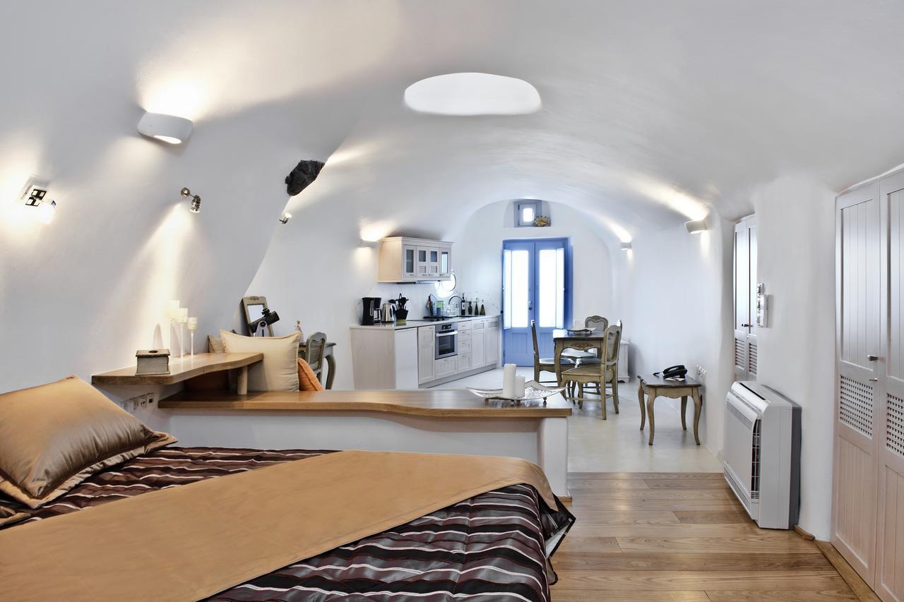 Anemomilos Oia  Ruang foto