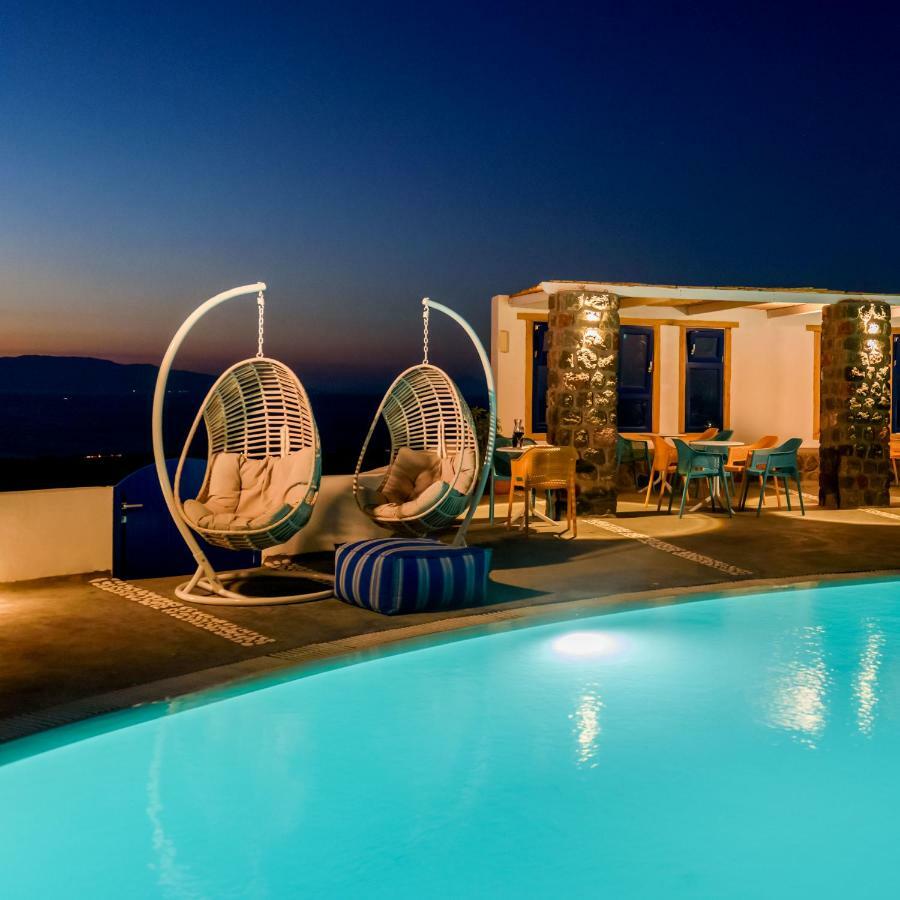 Anemomilos Oia  Bagian luar foto